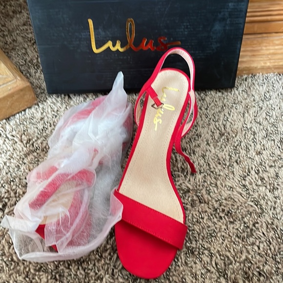 Red Lulu’s Strappy Block Heels, 8.5 NEW - Picture 2 of 2